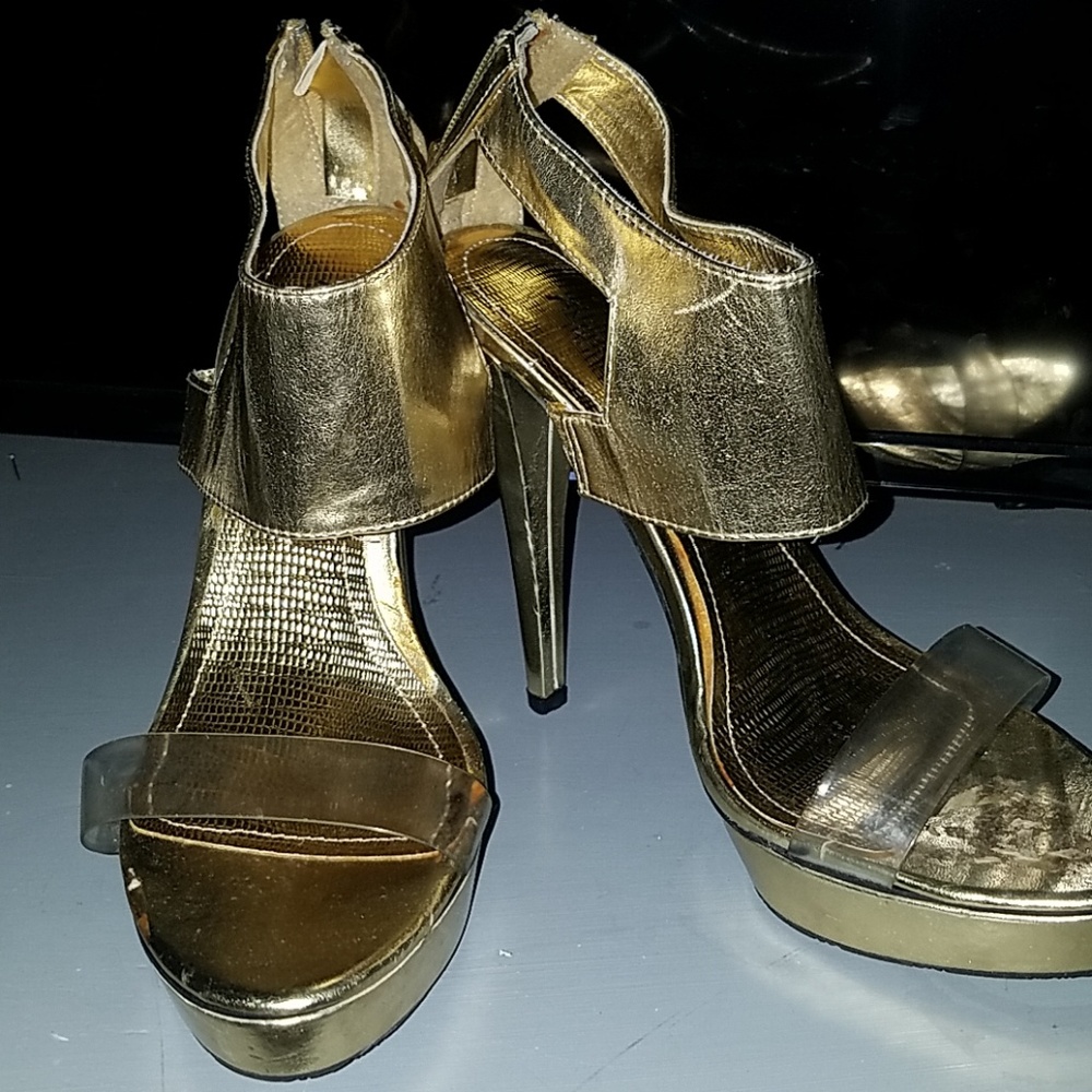 Sexy gold sandals